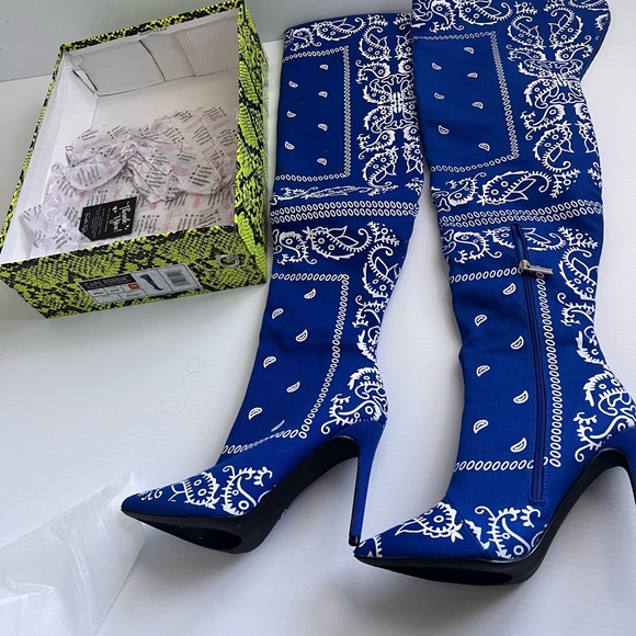 Cape Robbin Spring Blue Heels - Picture 2 of 6